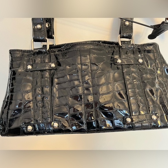 Black Crocodile-Embossed Women's Handbag - Picture 7 of 9